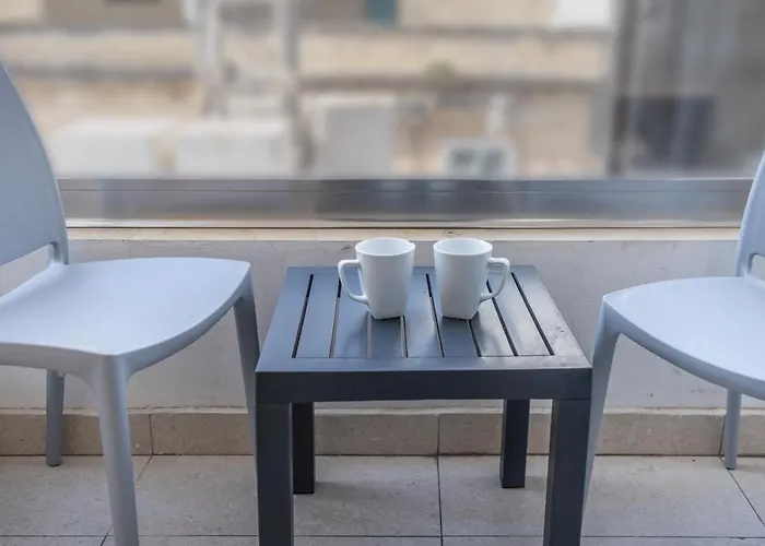 Cozy In The Heart Of Paceville -olo Living By Sf Homes